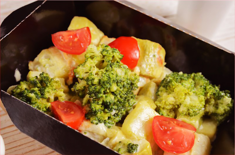 Кабачки запеченные с брокколи и сыром