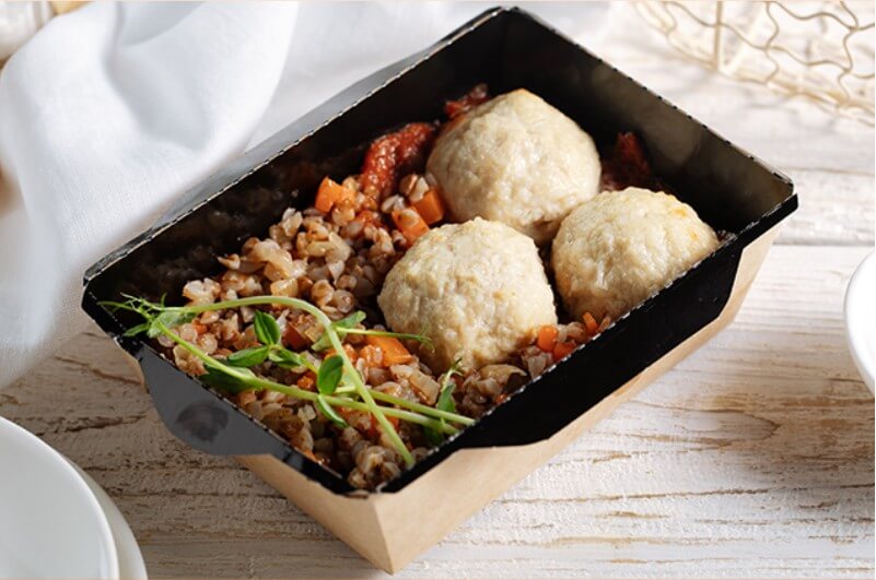 Митболы с гречкой и соусом
