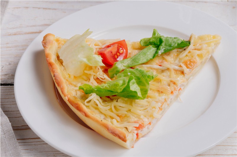 Пицца Цезарь с курицей и сыром