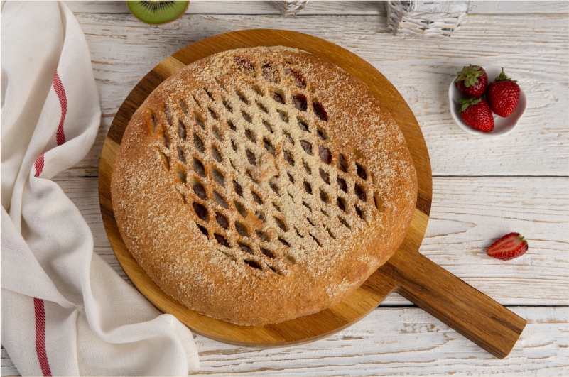 Пирог с клубникой и киви