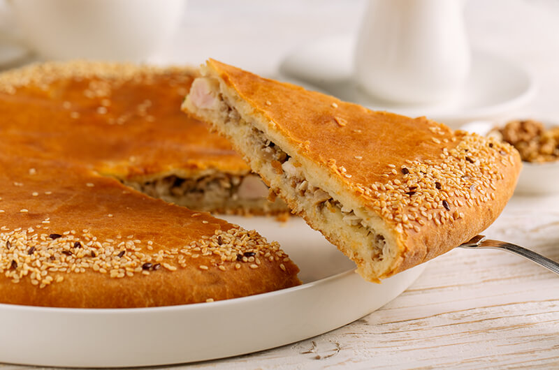 Пирог Осетинский с курицей, сыром и грибами