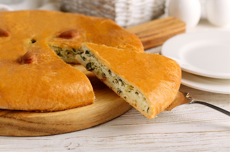 Пирог Осетинский с зеленым луком, яйцами и сыром